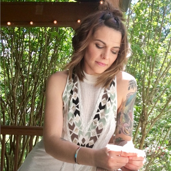 Meet your Posher, Laura - Picture 5 of 7